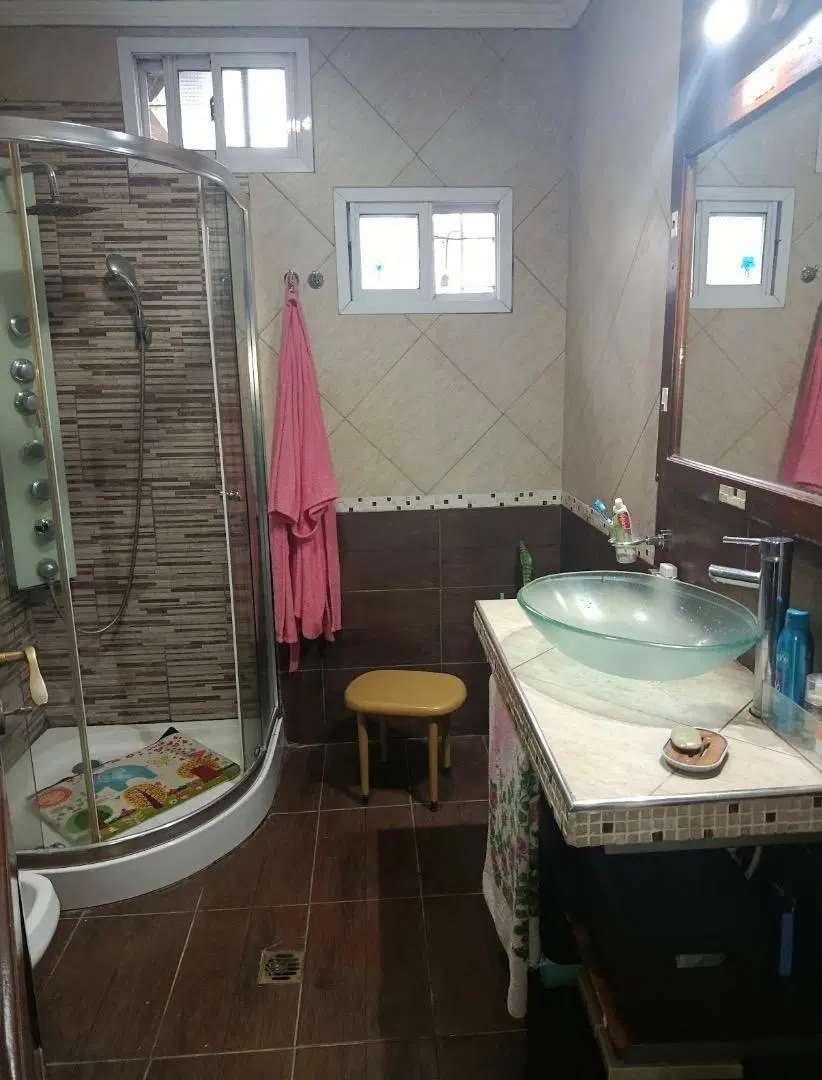 Casa en venta con gran lote en José mármol 4