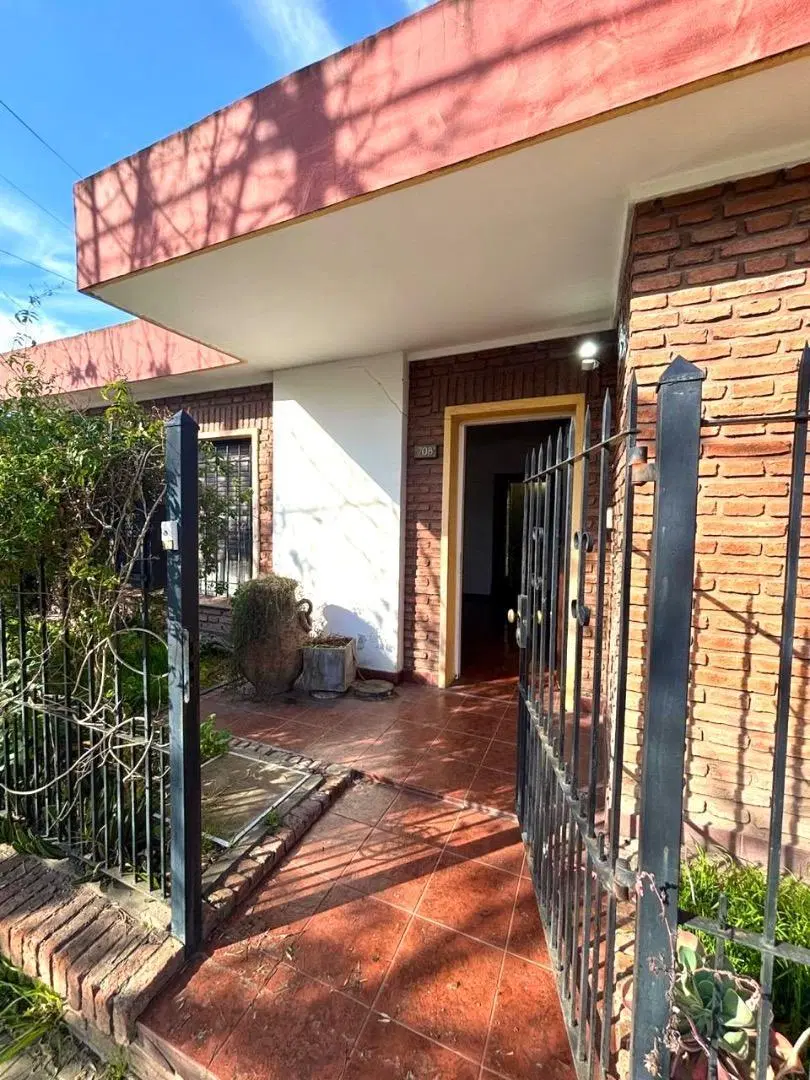 Casa en venta 4 ambientes en Monte Grande apta a crédito 2