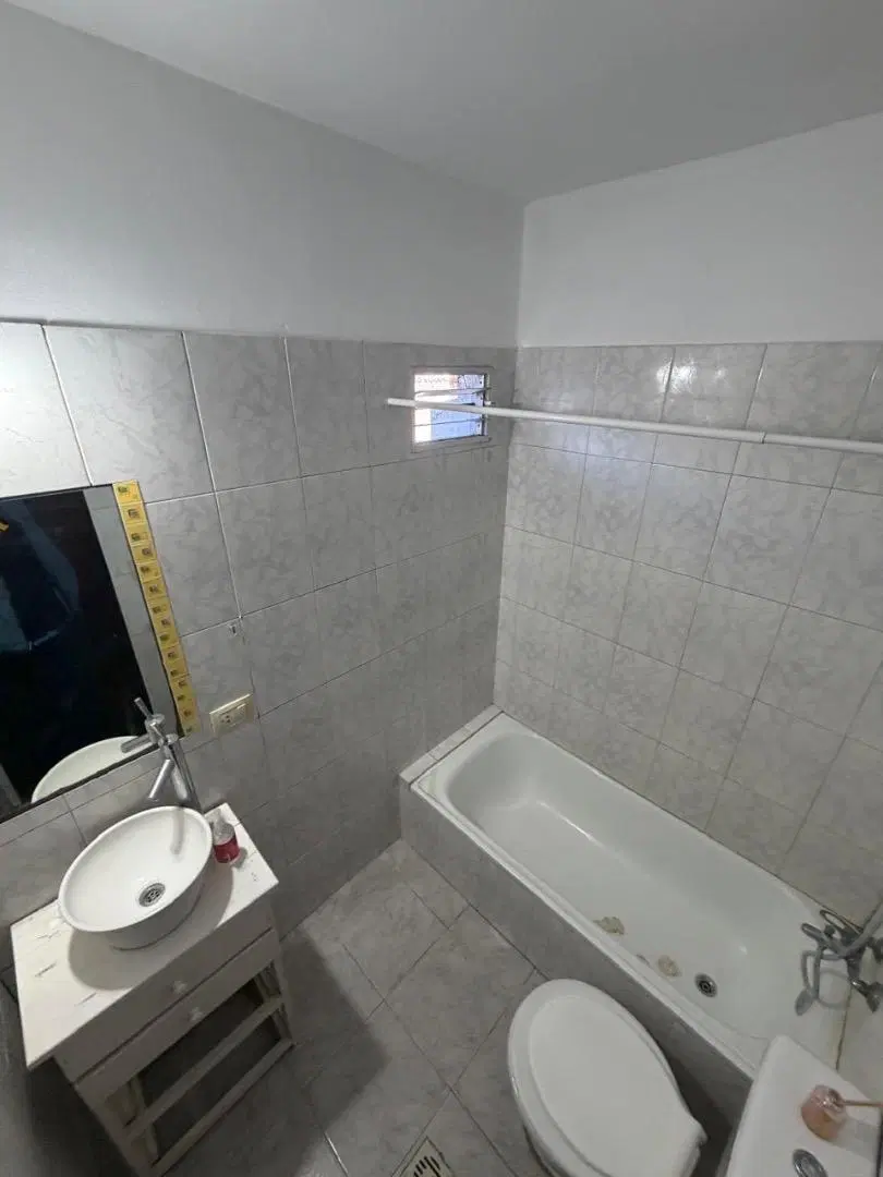 Monoambiente en alquiler en Adrogué sin expensas 5