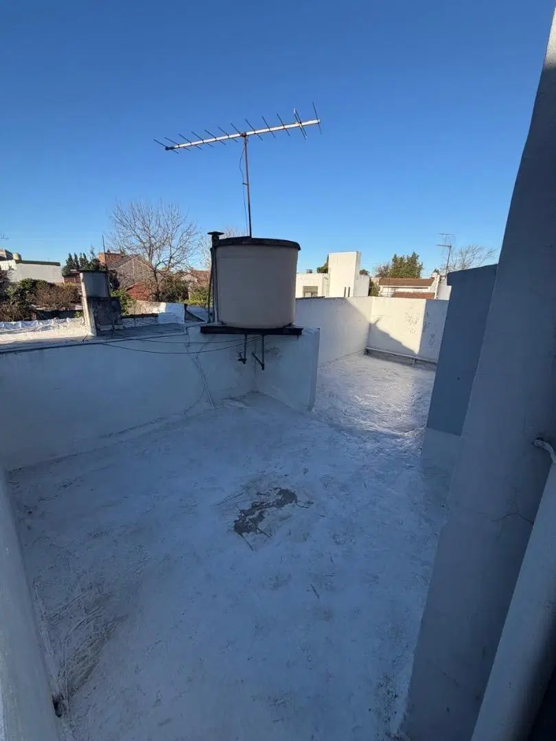 Monoambiente en alquiler en Adrogué sin expensas 4