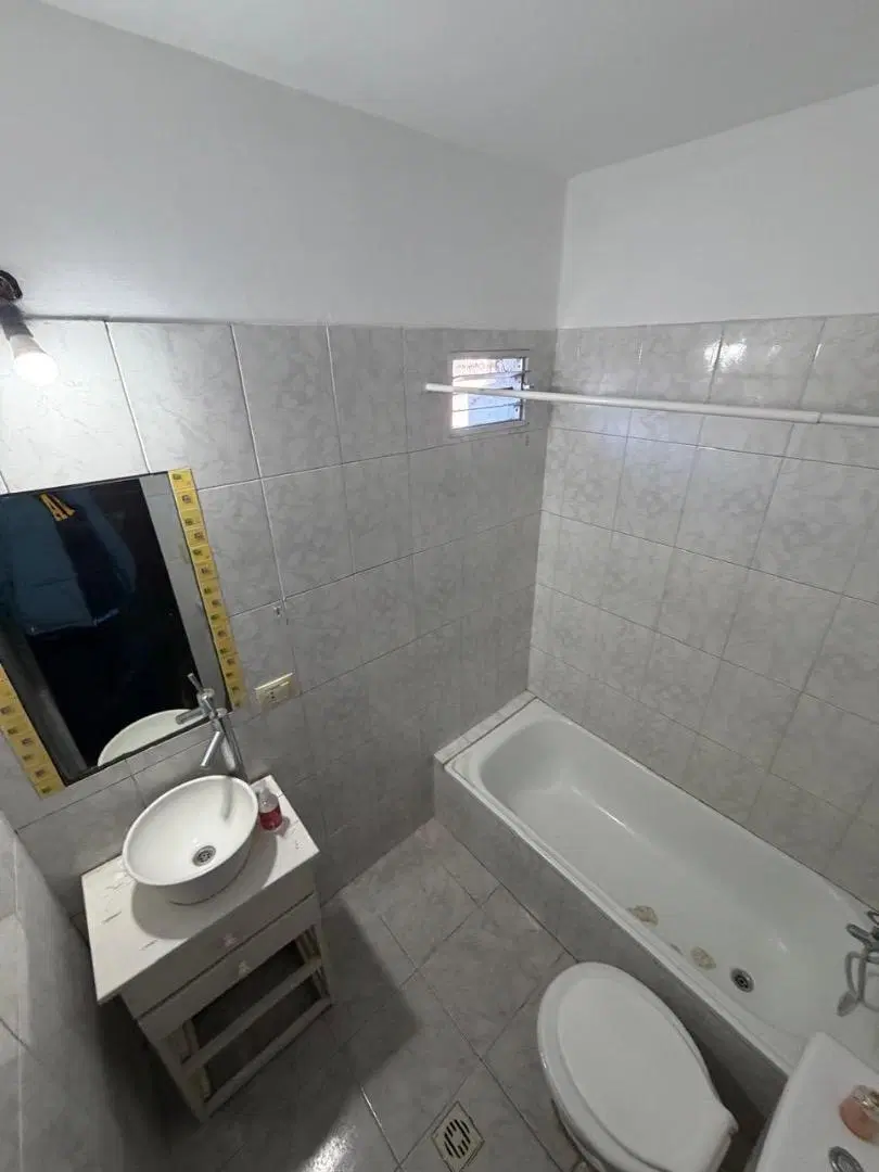 Monoambiente en alquiler en Adrogué sin expensas 2