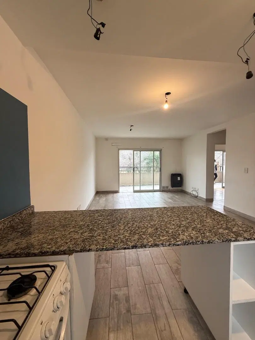 Departamento en alquiler dos ambientes en Adrogué 3