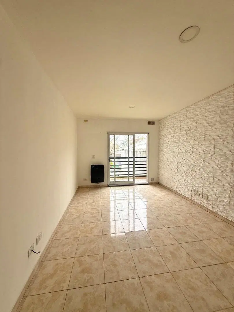 Departamento con cochera dos ambientes en alquiler 2