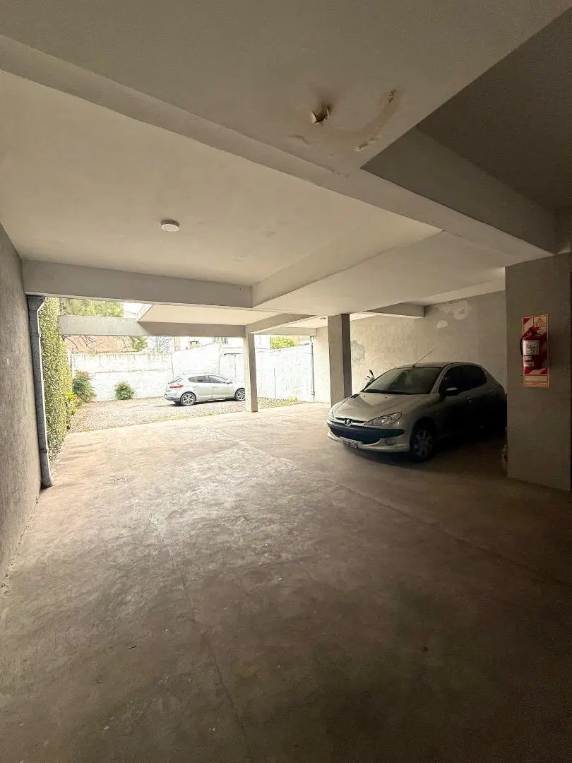 Departamento con cochera dos ambientes en alquiler 4