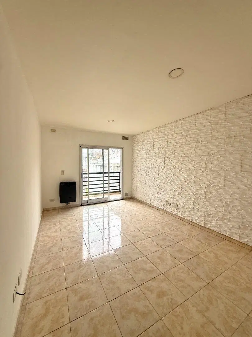 Departamento con cochera dos ambientes en alquiler 3