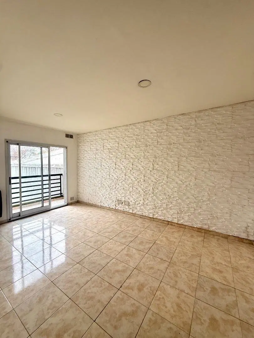 Departamento con cochera dos ambientes en alquiler 1