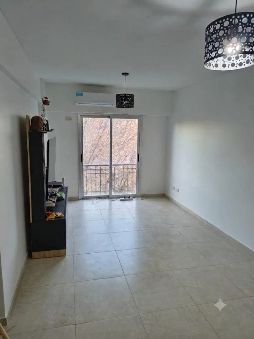 Departamento en alquiler en excelente zona de Adrogue 6