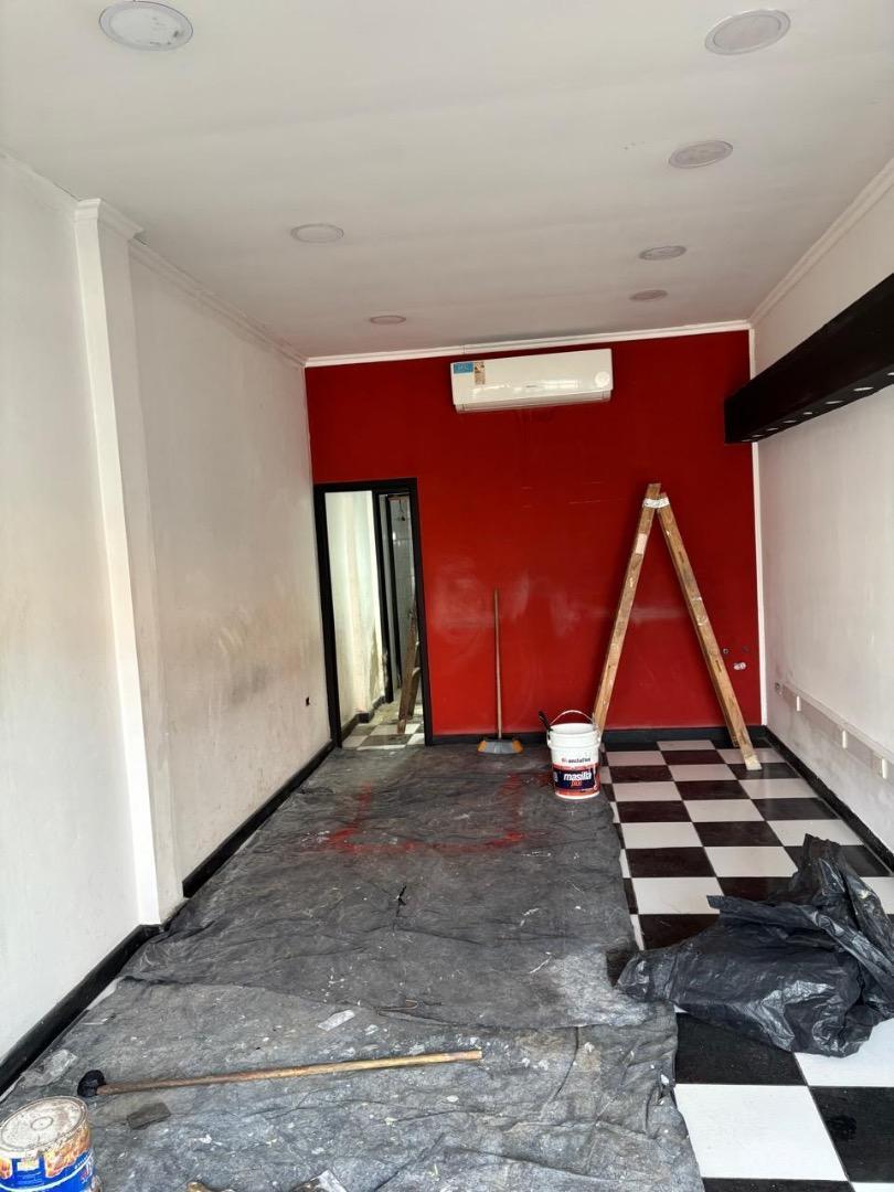 Foto de Local comercial en alquiler excelente zona en Luis Guillon, imagen 5