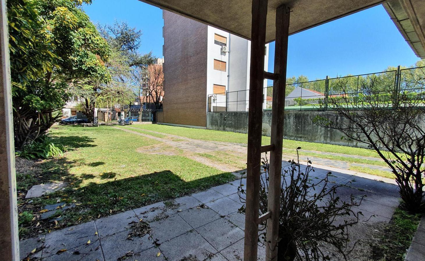 Foto de IMPERDIBLE CASA CON GRAN TERRENO !!!, imagen 4