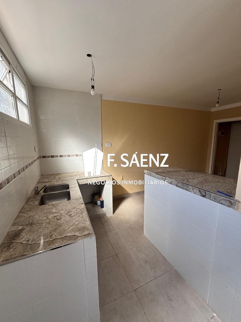 Foto de PH tipo casa de 4 ambientes con terraza propia en Venta, imagen 1