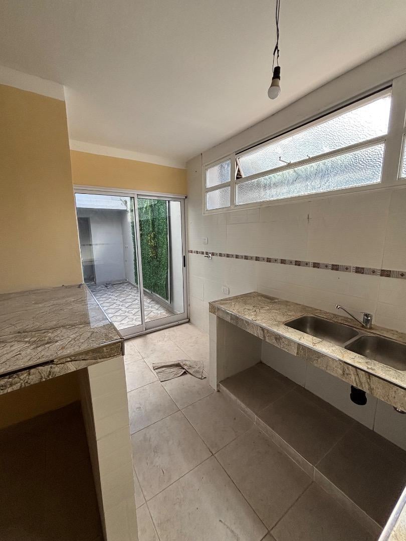 Foto de PH tipo casa de 4 ambientes con terraza propia en Venta, imagen 3