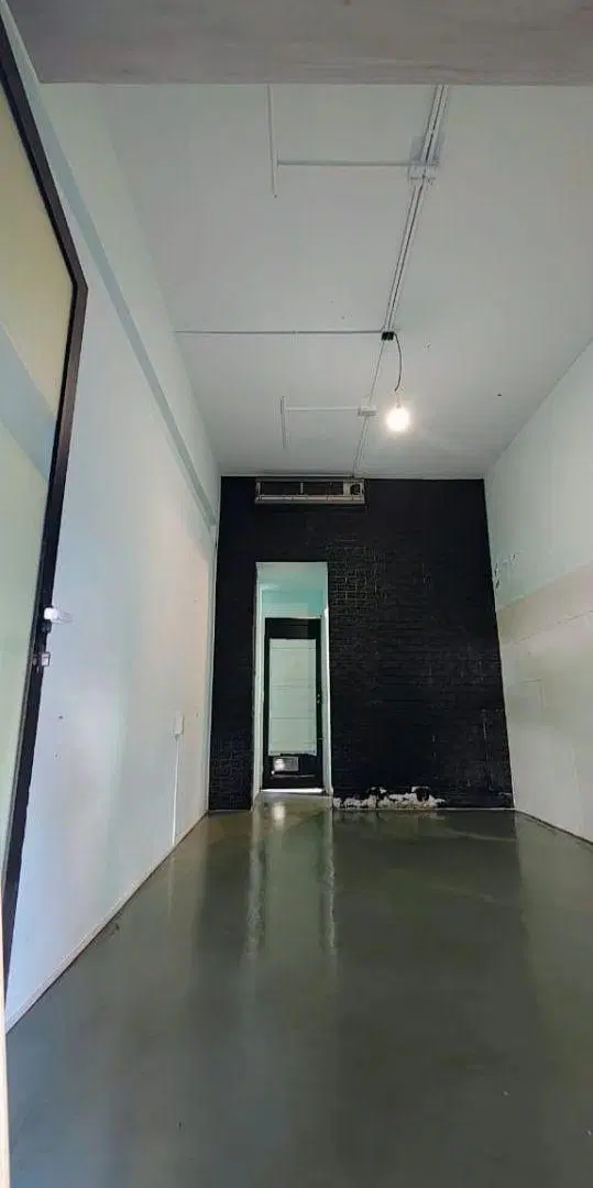 ALQUILER LOCAL COMERCIAL EN ANTESQUINA 3