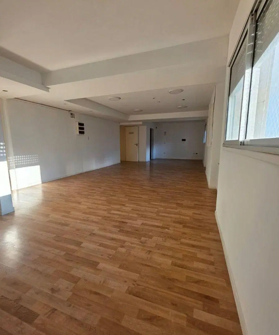 Oficina comercial de 90 m² en alquiler en Zona Alderey 1