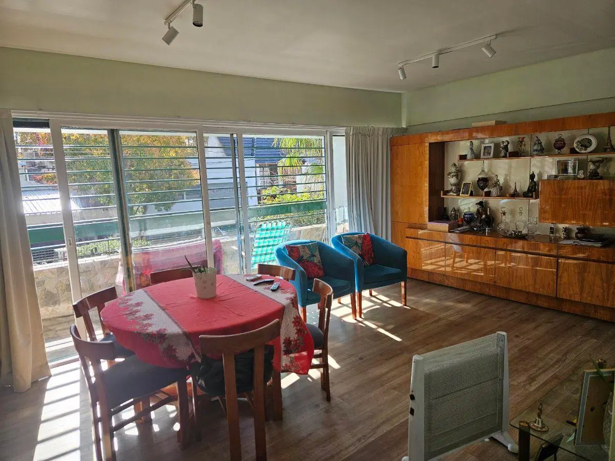 Departamento 3 ambientes c/balcon corrido c/dependencia doble circulacion Excelente! 5