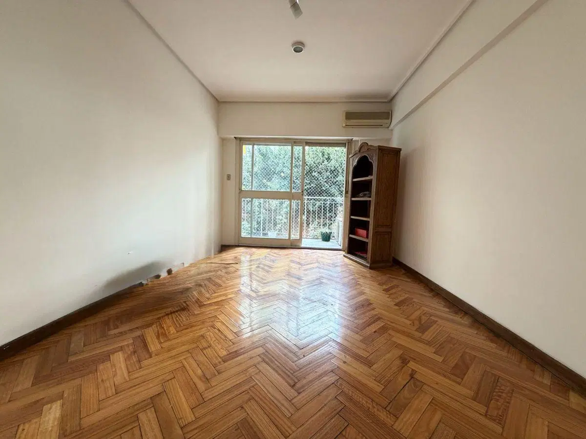Departamento tres ambientes c/balcon corrido c/cochera cubierta dos baños excelente!!! 5