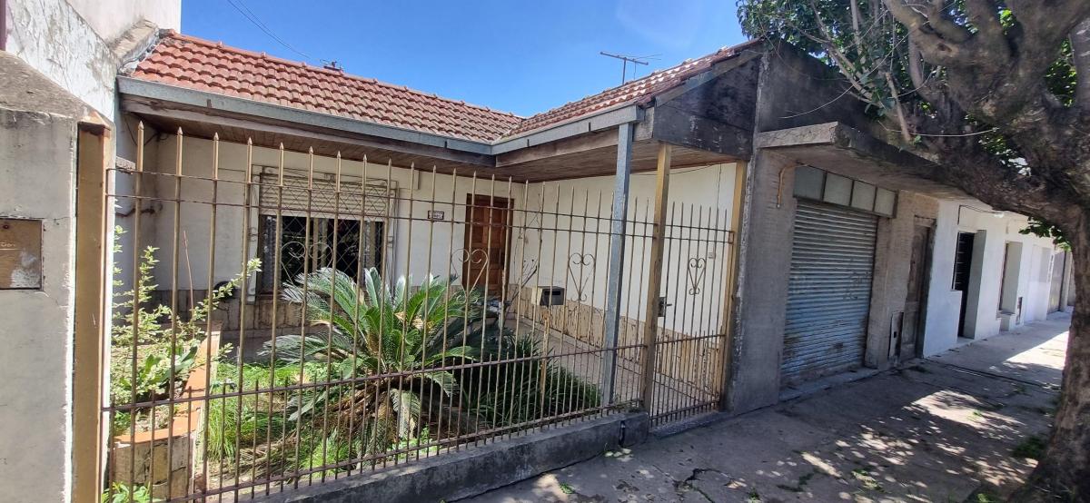 VENTA CASA 3 AMB C/LOCAL PARQUE SAN MARTIN 