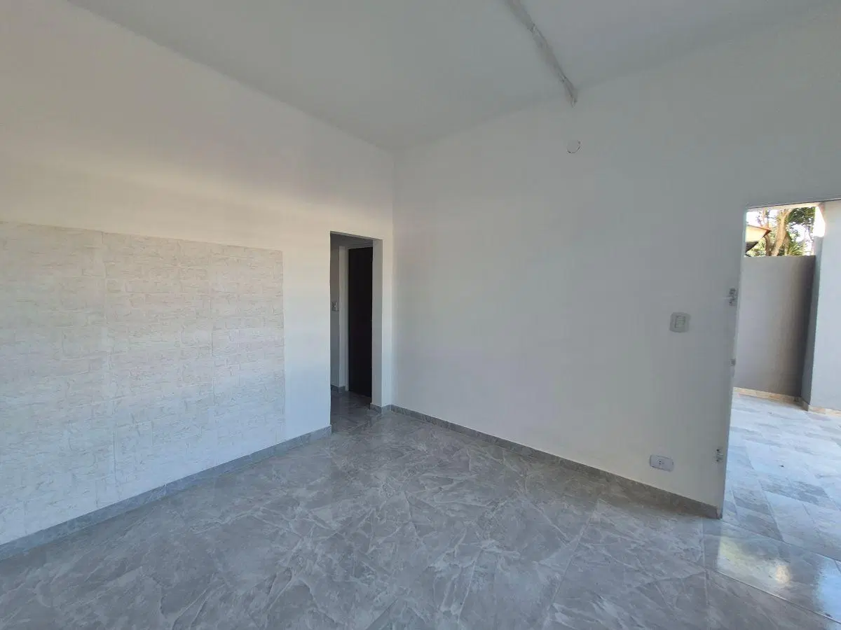 ALQUILO CASA EN PH 3 AMB C/ COCHERA MERLO SUR 4