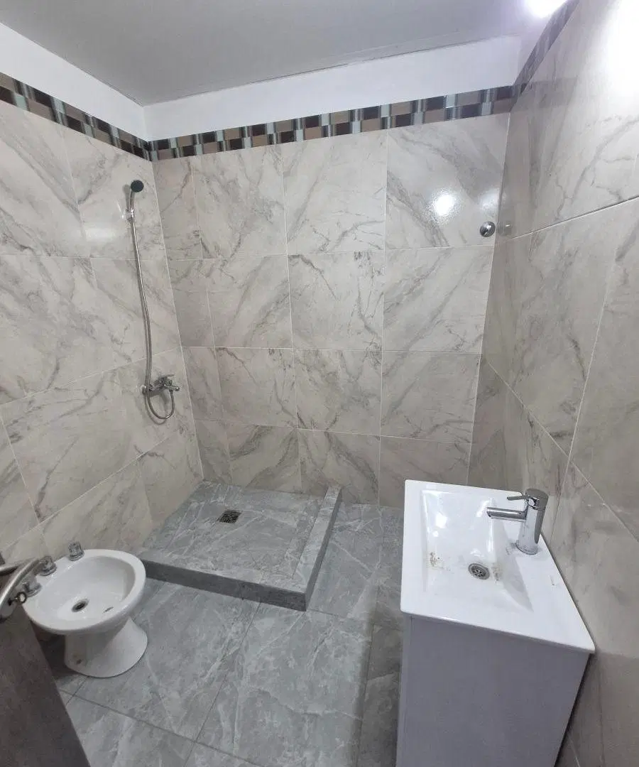 ALQUILO CASA EN PH 3 AMB C/ COCHERA MERLO SUR 5