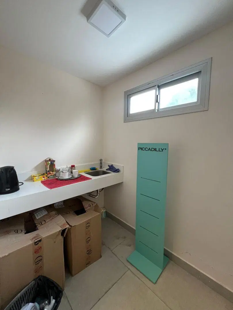 LOCAL EN ALQUILER - YERBA BUENA - GALERIA A ESTRENAR 2