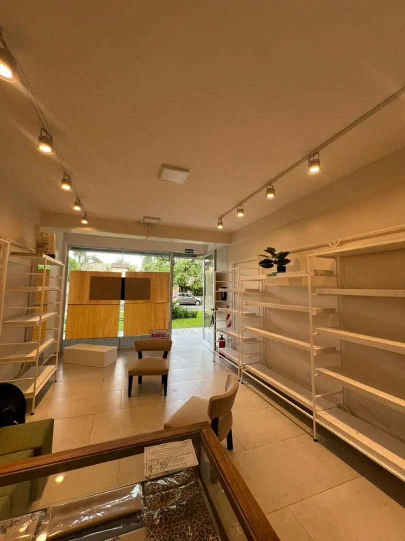 LOCAL EN ALQUILER - YERBA BUENA - GALERIA A ESTRENAR 5