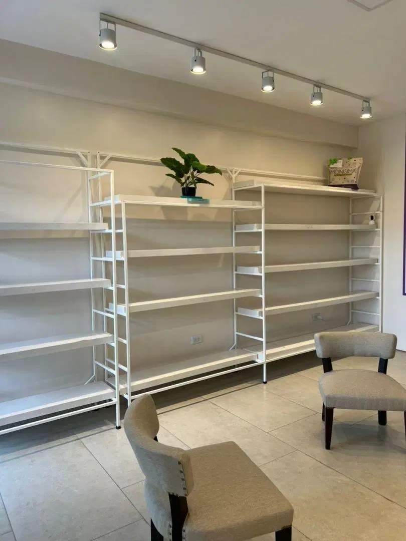 LOCAL EN ALQUILER - YERBA BUENA - GALERIA A ESTRENAR 4