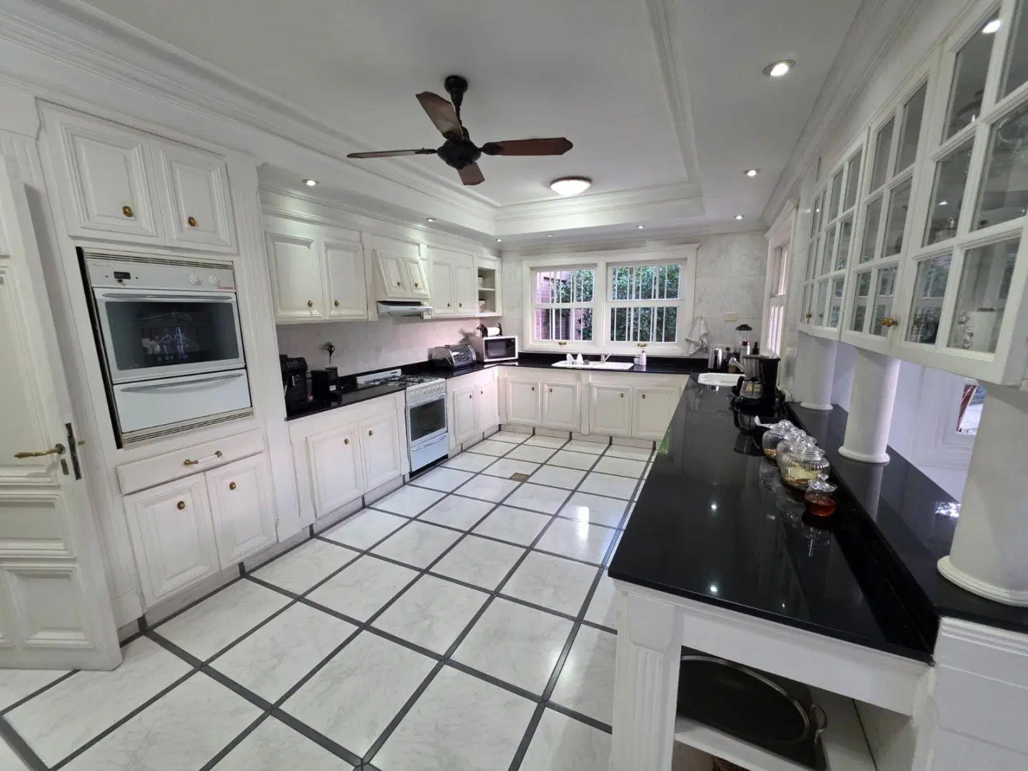 ESPECTACULAR CASA EN VENTA EN YERBA BUENA 4