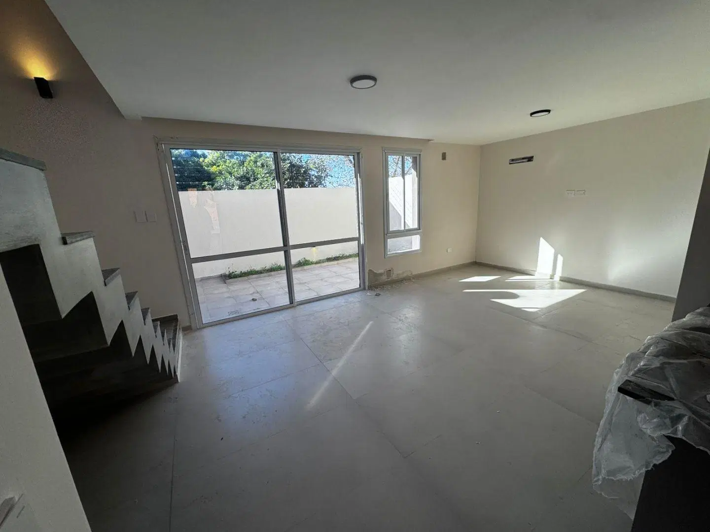DUPLEX A ESTRENAR EN ALQUILER - YERBA BUENA 2