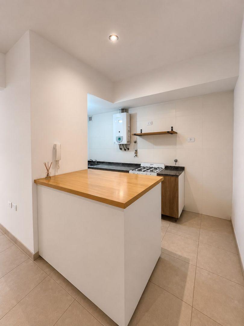 Foto de DEPARTAMENTO EN ALQUILER - 1 DORMITORIO EN YERBA BUENA CON COCHERA, imagen 3