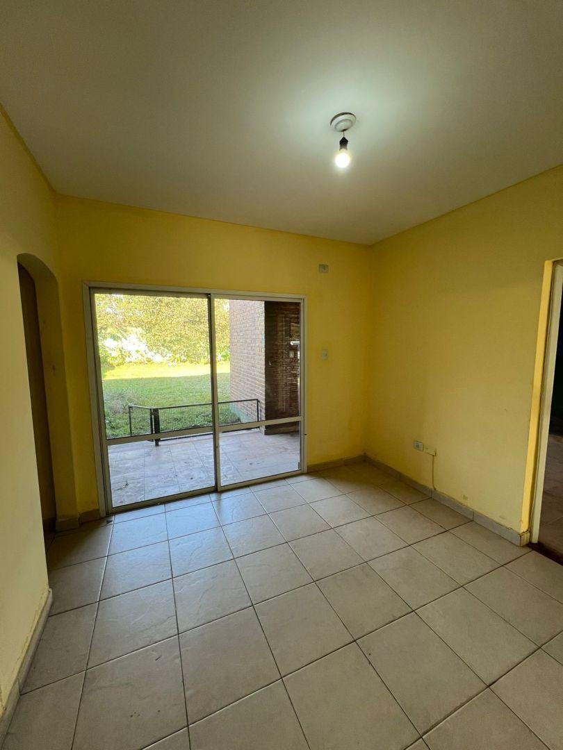 Foto de DÚPLEX EN VENTA - YERBA BUENA - LAMADRID 2000 - AMPLIO FONDO, imagen 2