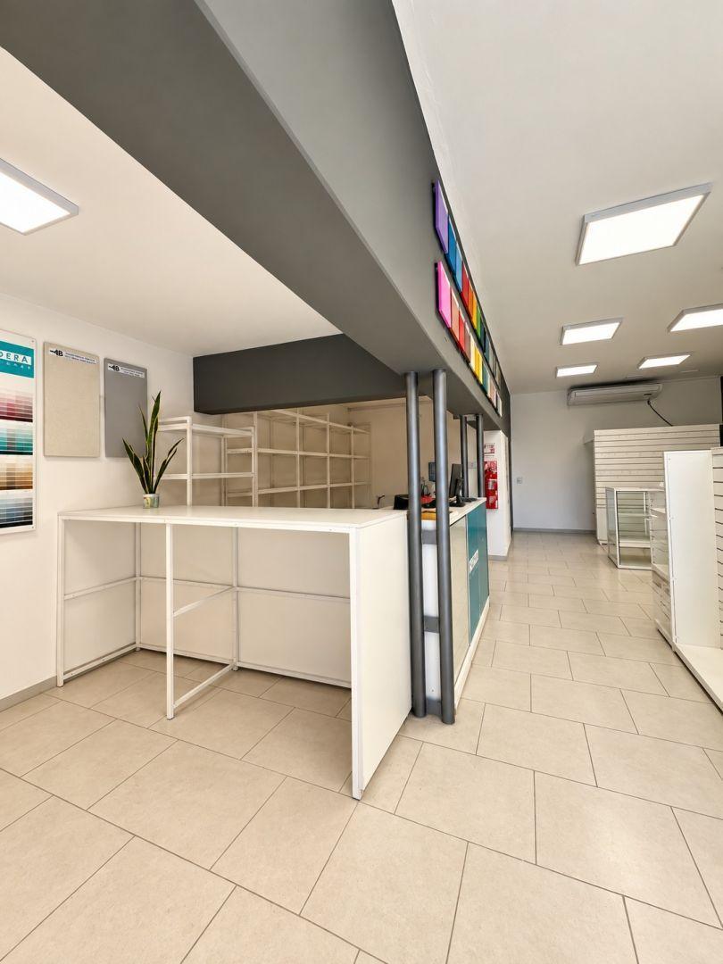 Foto de ALQUILER - LOCAL COMERCIAL EN YERBA BUENA, imagen 1