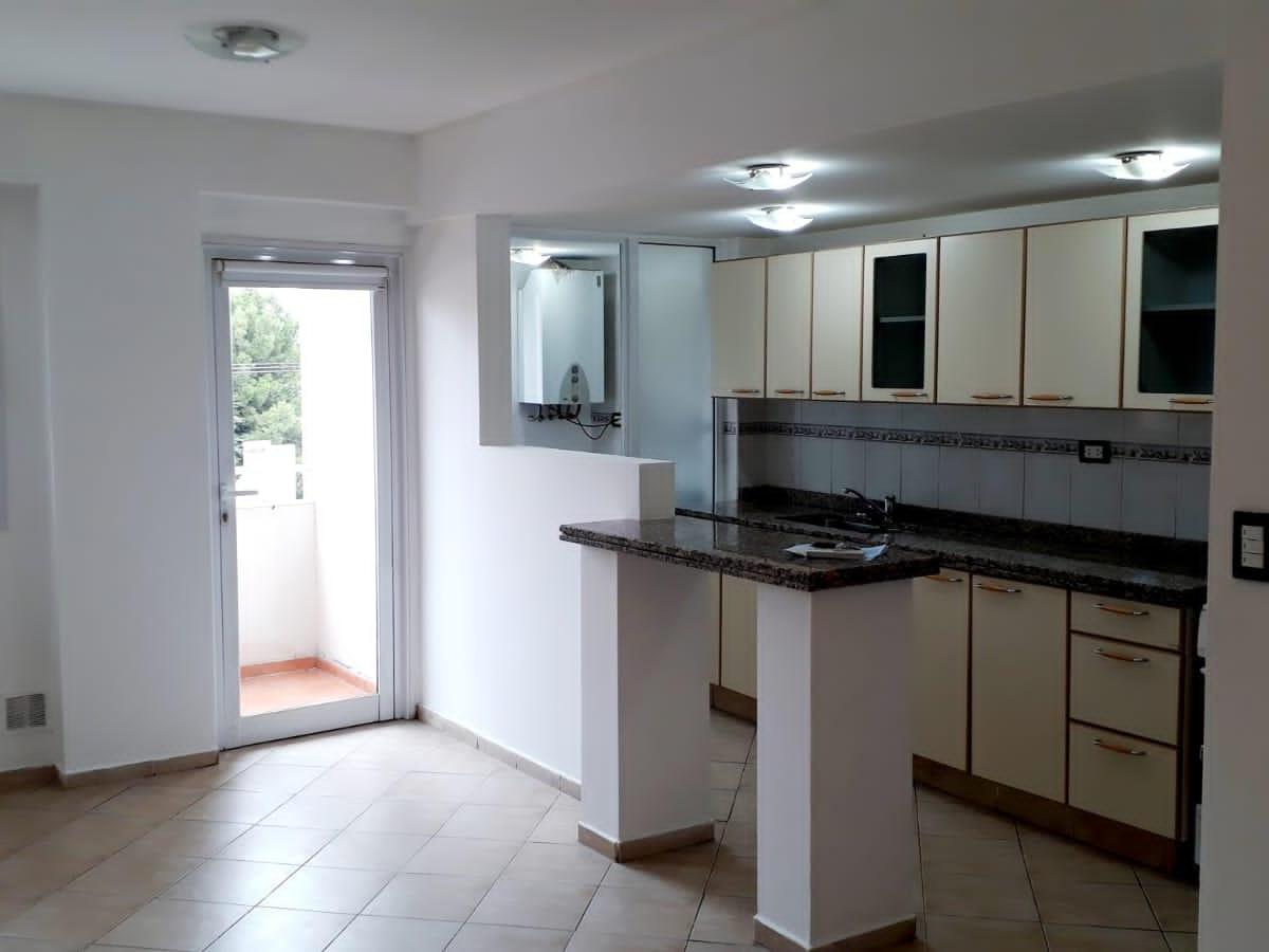 Departamento 2 Dorm. con Cochera 5