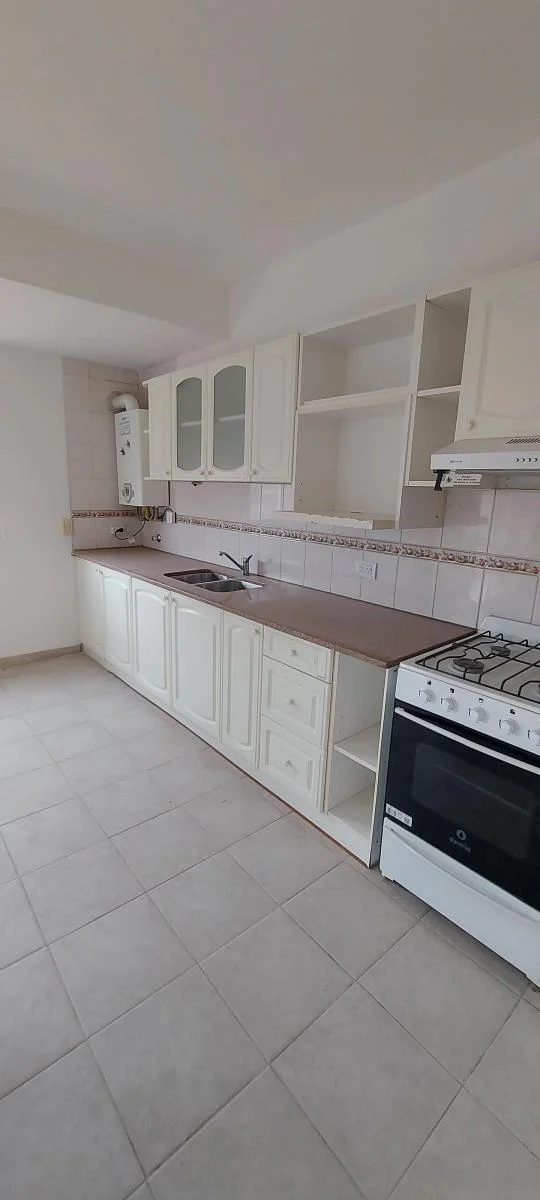 Venta Departamento 3 Dorm. con Cochera 5