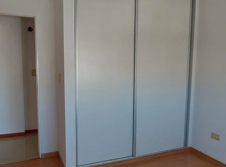 Departamento 2 dormitorios con cochera  4