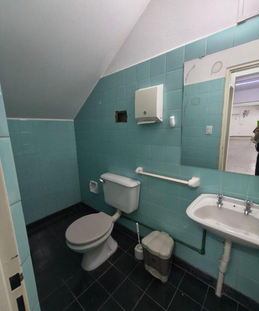 Foto de Local de 198 m² en alquiler en Área Centro Este, imagen 5