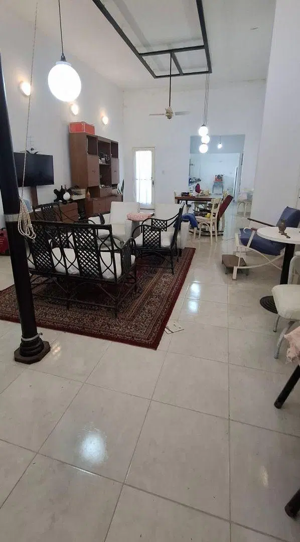 AMPLIA CASA TOTALMENTE A NUEVA A METROS DE 100 MTEROS AV SAN MARTIN 5000 5