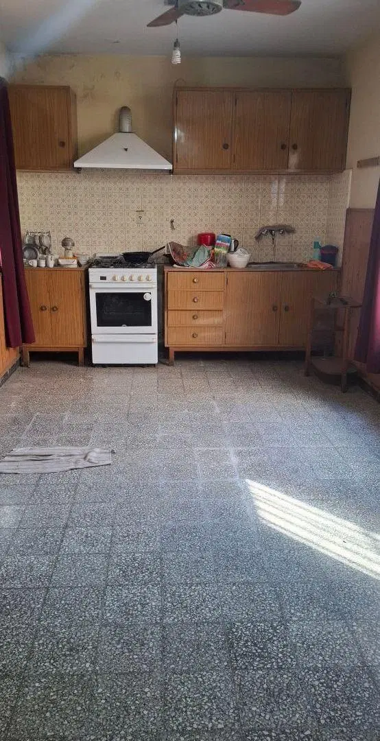 OPORTUNIDAD CHALET * NUEVO VALOR * - AMPLIO JARDIN - ZONA SUR - BARRIO GRAL LAS HERAS 5