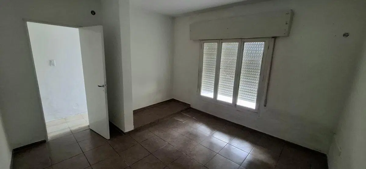 CASA CENTRICA EN LA CIUDAD SAN LORENZO 4
