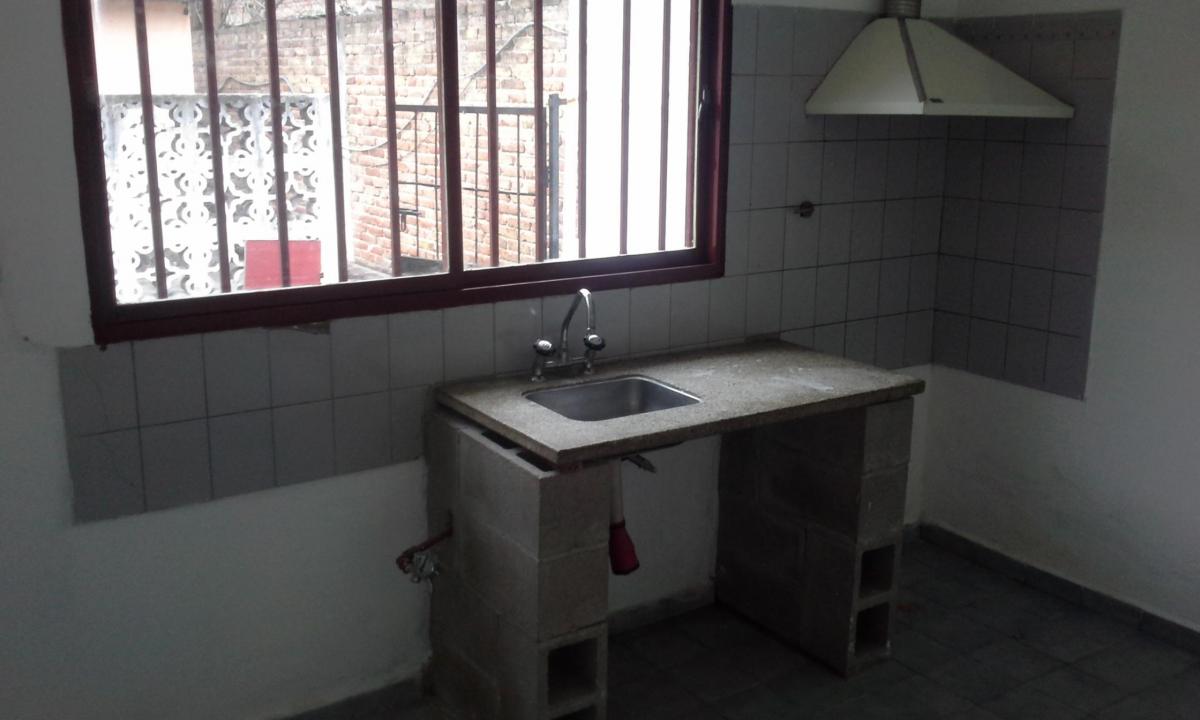 Venta Complejo 3 Deptos Bº Ctro America Sobre Av 2