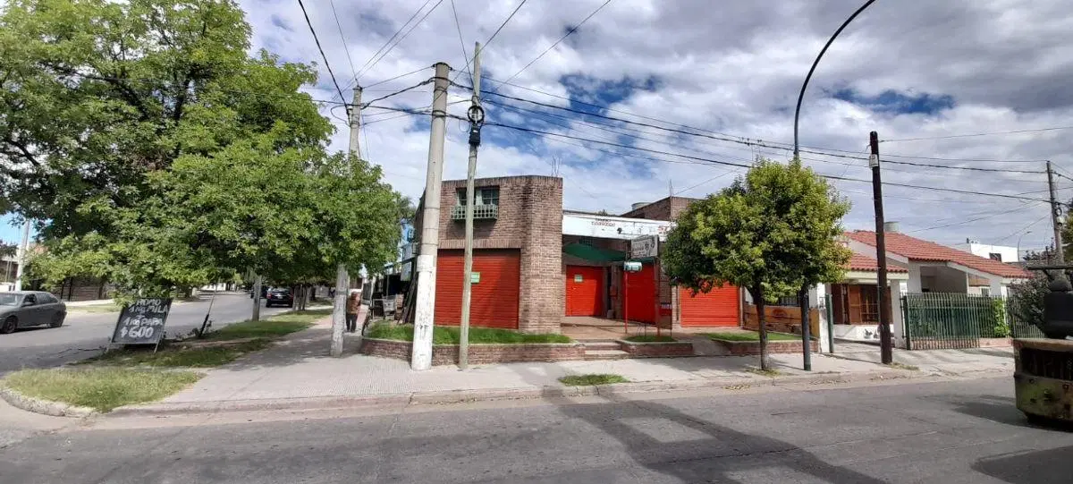 ALQUILER LOCAL EXTERNO + ENTREPISO EN COMPLEJO COMERCIAL
Bº AYACUCHO 1