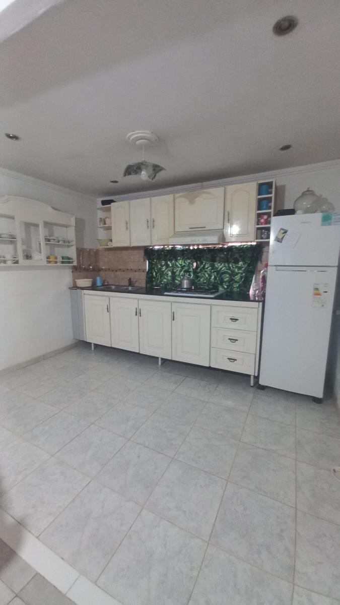 Oportunidad! Casa en Barrio Colon! 3