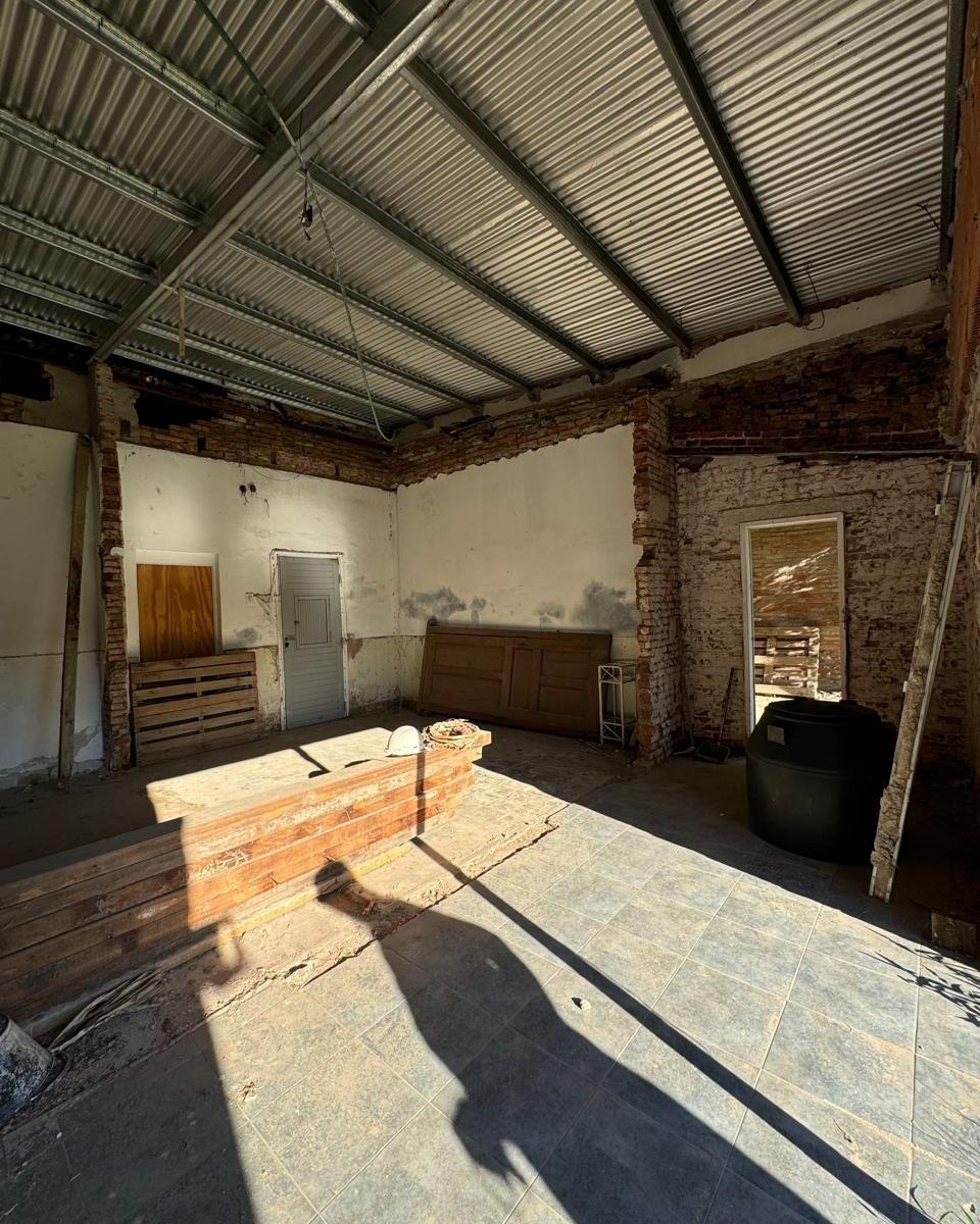 Casa P/reforma Ameghino 482 5