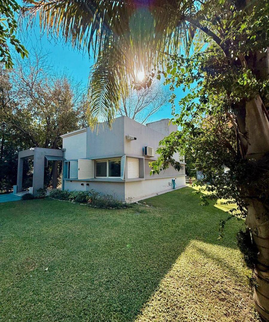 Casa en Country Los Molinos - 2 Dorm, 2 Baños, Living Comedor (130m2)