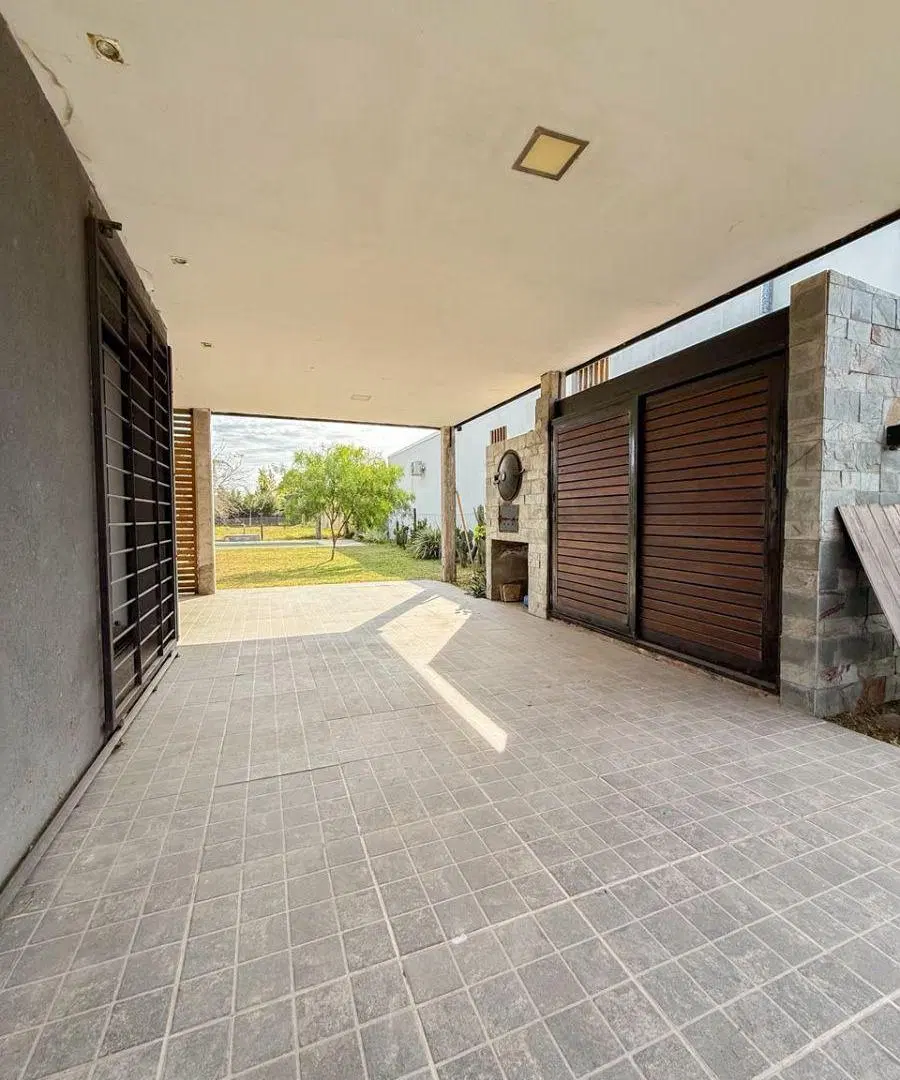 Se VENDE casa en Faro del Leyes 2
