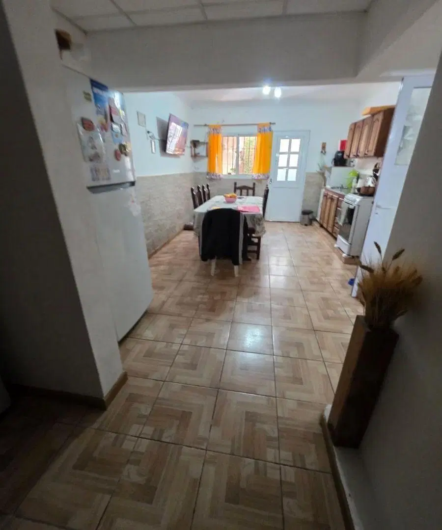 Casa en Güemes 7300 - 7 Dorm, 2 Pisos, Cocina-Comedor, Patio Seco. 3