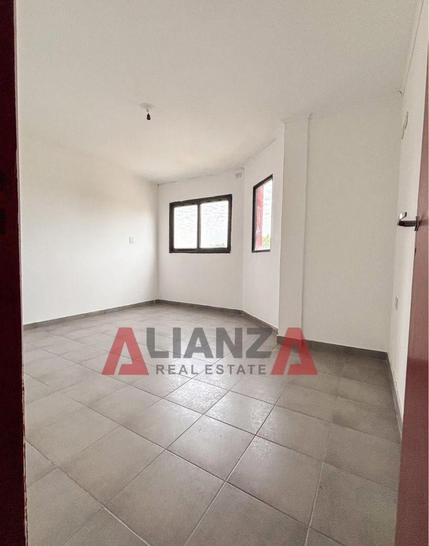 Foto de VENTA Departamento en Las Heras 5300, Sargento Cabral, Piso 2 por, imagen 4