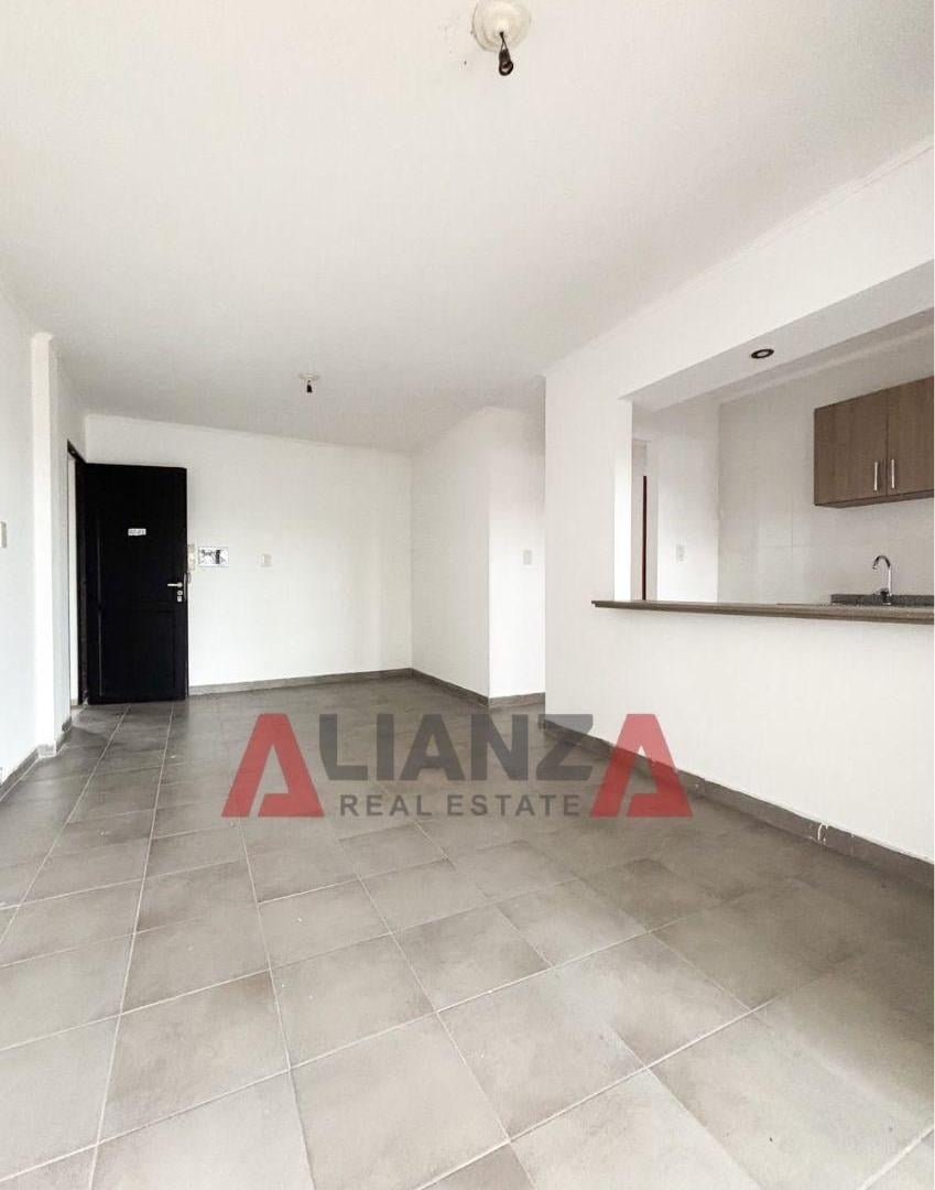 Foto de VENTA Departamento en Las Heras 5300, Sargento Cabral, Piso 2 por, imagen 1