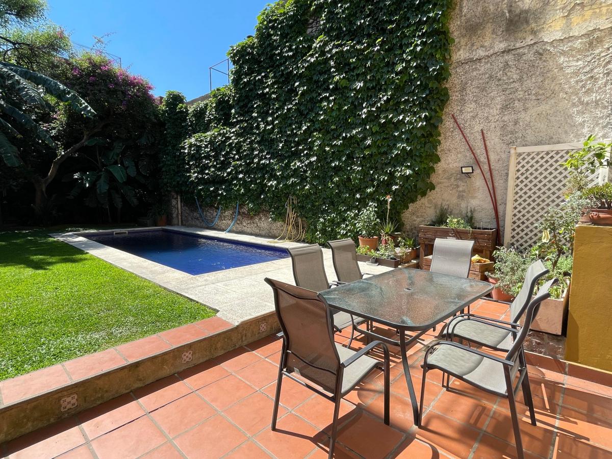 Venta Casa 8 Ambientes Jardín Piscina Villa Crespo a 1 C de Av Cordoba 4