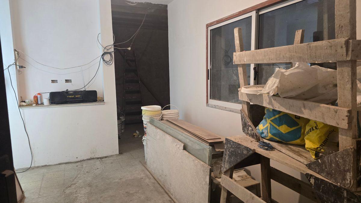 Foto de venta ph 3 ambientes al frente con patio y terraza a refaccionar, imagen 4
