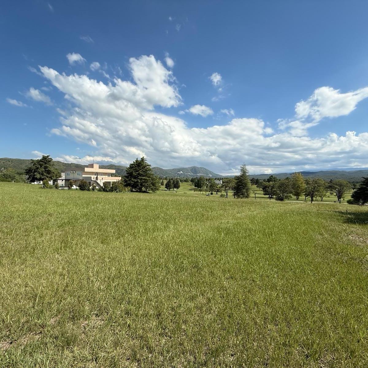 Carlos Paz Golf Country Club - Gran y Exclusivo Lote en Altura con Vista Al Golf - 1era Etapa 4