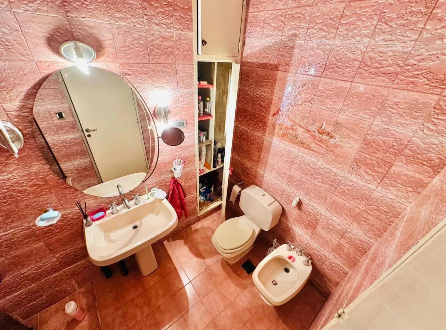 Departamento en VENTA en el  CENTRO -MUY AMPLIO -  EXCELENTE UBICACION -, 3 DOR, escritura! 8
